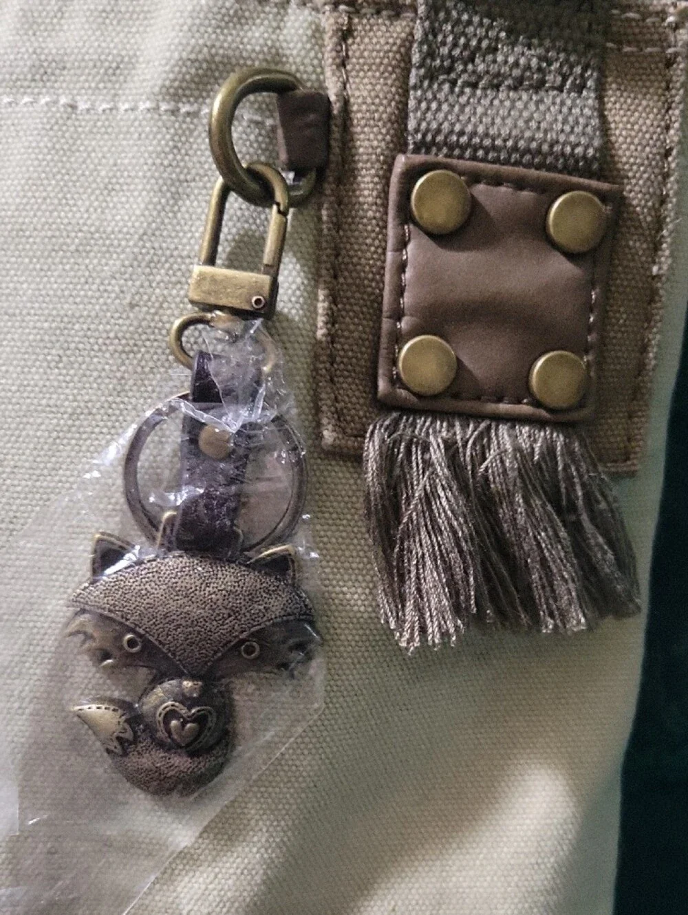 Chala crossbody messenger